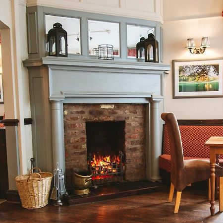 The Bulls Head Hotel Milnthorpe Buitenkant foto