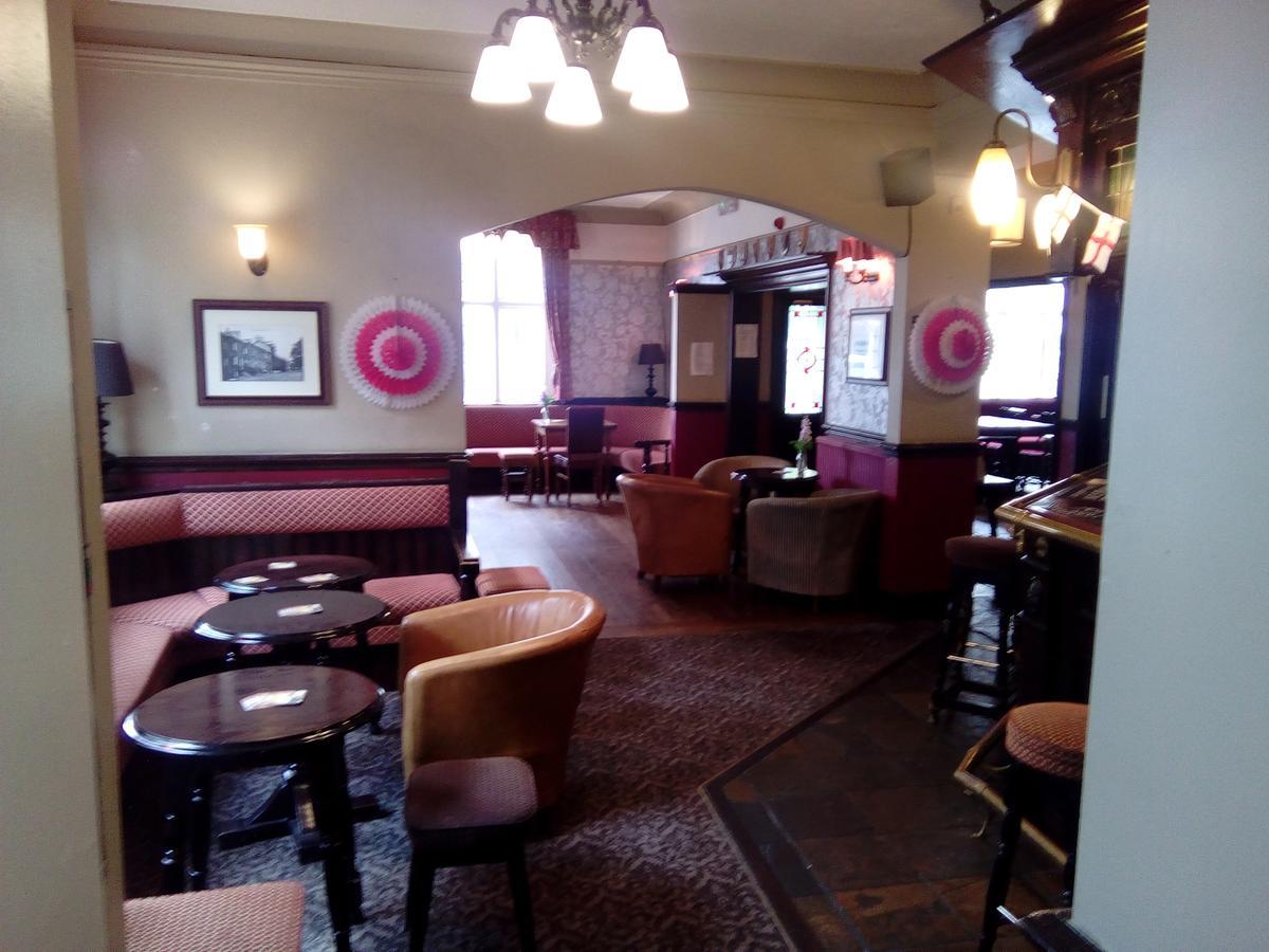 The Bulls Head Hotel Milnthorpe Buitenkant foto