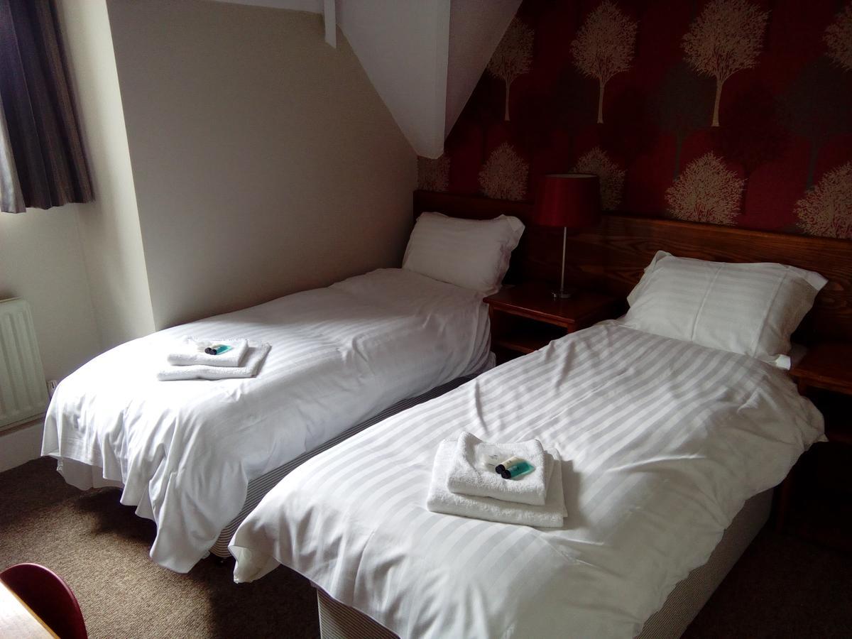 The Bulls Head Hotel Milnthorpe Buitenkant foto